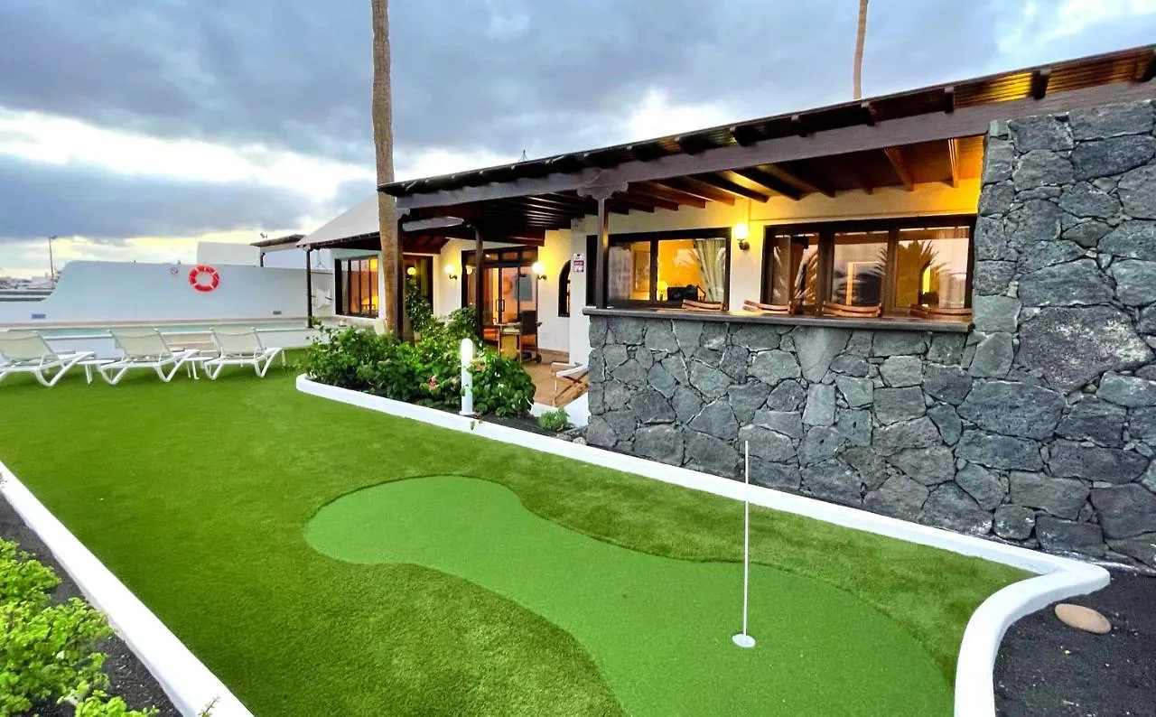 Villa Vista Del Mar - Oceanfront Luxury With Private Pool Costa Teguise 0*,  Spain